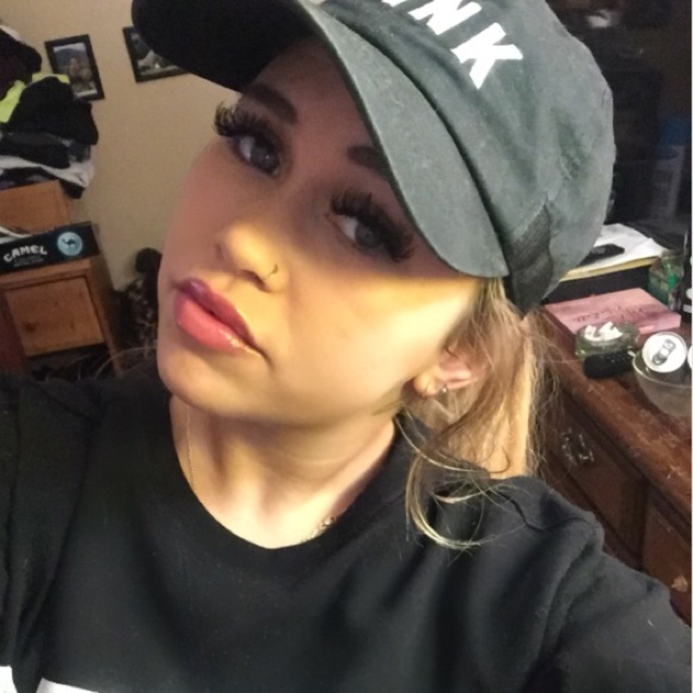 Meet your Posher, Tiffany